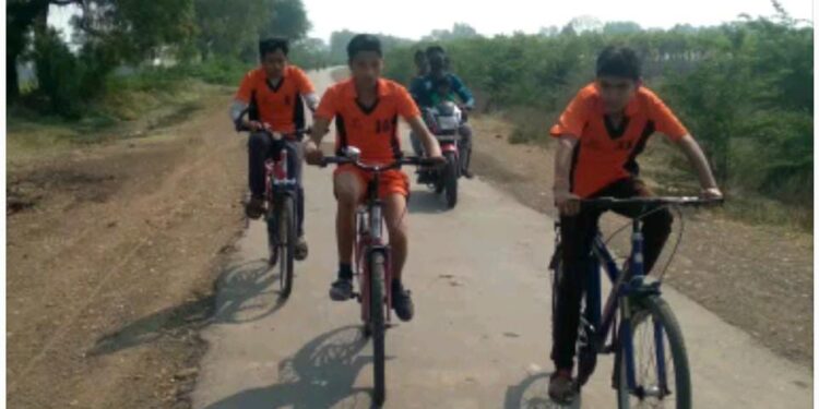 फेस येथे छत्रपती शिवाजी महाराज यांच्या जयंतीच्या पूर्वसंध्येला सायकल रोड रेस स्पर्धा