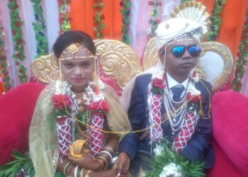 डोळस तरुणीचा अंध युवकाशी विवाह म्हणाली “माझ्या डोळ्यांनी मी त्यांना जग दाखवेन”