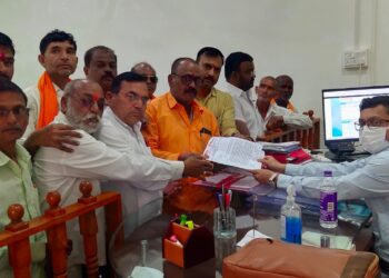 महापुरुषांच्या जयंती व पुण्यतिथी साजरी न करणार्‍या शैक्षणिक संस्थांवर कारवाईची शिवसेनेची मागणी