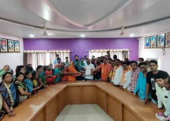 तळोदा येथील घरकूलच्या उर्वरित रक्कम लाभार्थ्यांच्या खात्यावर जमा करा : शिवसेनेची मागणी