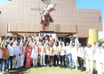 नंदुरबार तालुक्यातील शेकडो कार्यकर्ते शिवसेनेत दाखल; आजी-माजी पदाधिकाऱ्यांच्या समावेश