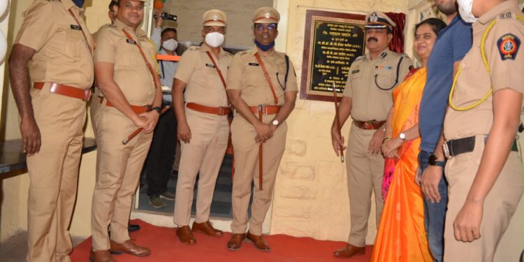 नवापुर पोलीस ठाण्यात महिला विश्राम गृहाचे उद्घाटन