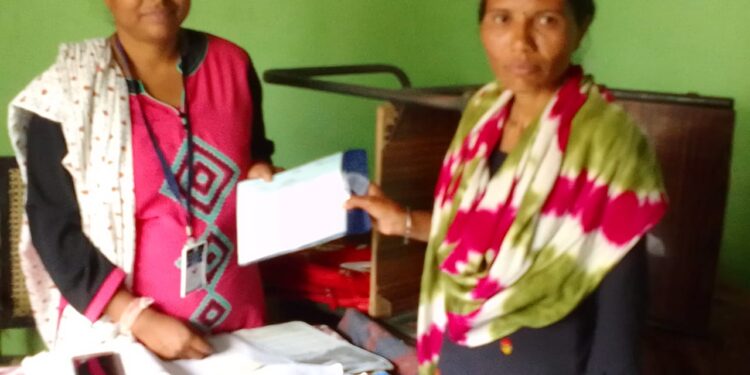 प्रेमातून आर्थिक फसवणूक झालेल्या सावित्रीचा लढा यशस्वी : समुपदेशन केंद्र आणि पोलिस विभागाची मदत