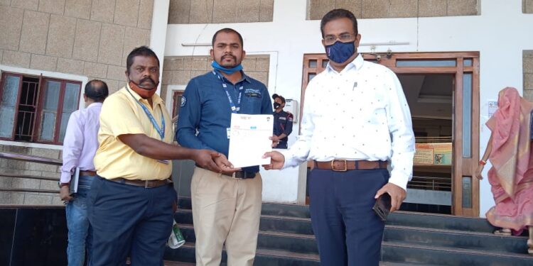 प्रा.शिक्षकांच्या जिल्हाअंतर्गत बदल्या पारदर्शक करा, मुख्य कार्यकारी अधिकारी यांना प्रहार शिक्षक संघटनेने निवेदन