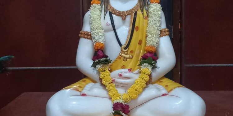 तोरणमाळ येथील भगवान गोरक्षनाथ महाराज यात्रोत्सवाला प्रारंभ,ध्वजाचे करण्यात आले विधिवत पूजन