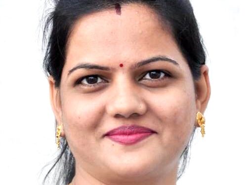 वर्षा पाटील गणित विषयात सेट परीक्षा उत्तीर्ण