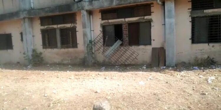 पानबारा शासकीय माध्यमिक आश्रम शाळेतुन २१ लॅपटॉप लंपास,पोलीसांनी पाहणी करीत श्‍वास पथकास केले पाचारण