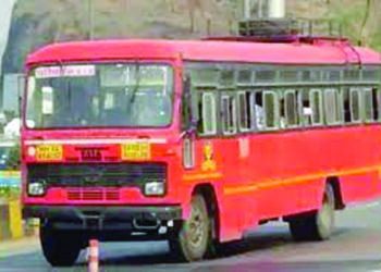 म्हसावद परिसरात विद्यार्थ्यांकडुन खाजगी प्रवासी वाहने करीत आहेत दुप्पटीचे भाडे वसूल