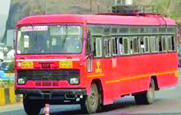 म्हसावद परिसरात विद्यार्थ्यांकडुन खाजगी प्रवासी वाहने करीत आहेत दुप्पटीचे भाडे वसूल