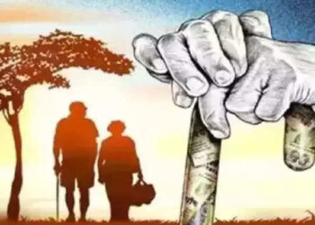 आई वडिलांचा छळ करणाऱ्या मुलांविरूद्ध कायदेशिर कार्यवाही व्हावी या मागणीसाठी पिडीत  ज्येष्ठ नागरिक संघातर्फे प्राणांतिक उपोषण