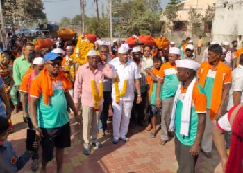 विसरवाडी ते देवमोगरा पालखी पदयात्रेत शेकडो तरुणासह महिलांनीही घेतला सहभाग