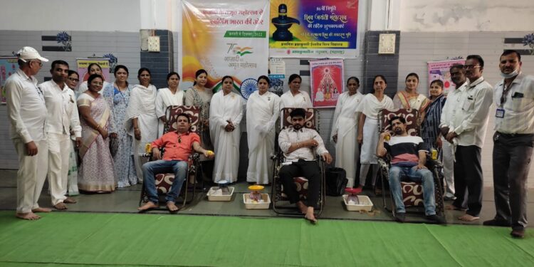 ओम शांती परिवारातर्फे रक्तदान शिबिरास उत्स्फूर्त प्रतिसाद