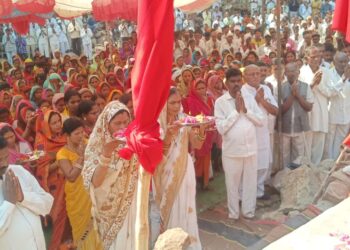 रावलापानी येथे ब्रिटिशांच्या गोळीबारात शहीद झालेल्या आदिवासी शहिदांना श्रद्धांजली वाहून हजारोंनी नागरिकांनी जागविल्या त्यांच्या स्मृती