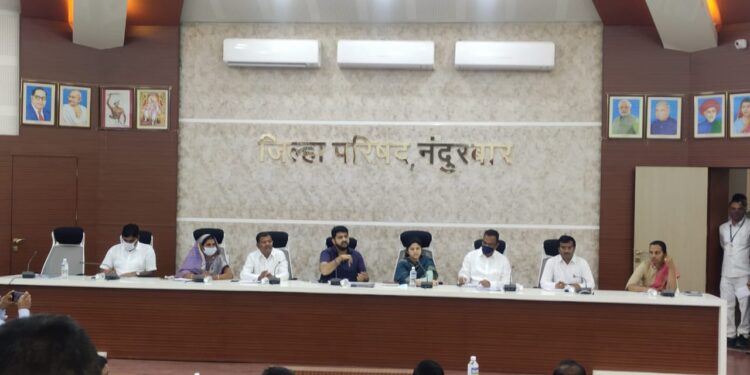 जिल्ह्यात सध्या औषधांचा तुटवडा, जि.प. सभेत  स्थायी समिती सभेत पदाधिकाऱ्यांकडून अधिकाऱ्यांच्या कार्यपध्दतीवरच ताशेरे