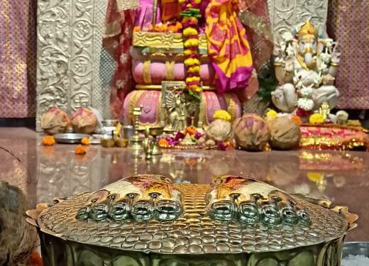 श्री .संकष्टाई देवी मंदिरात चरणकमलांची स्थापना