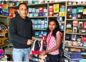 जयपूर येथे राष्ट्रीय स्तरीय आंतरविद्यापीठ हॅण्डबॉल स्पर्धेसाठी कडवान येथील संगीता गावित यांची निवड,भरत गावित यांनी केली आर्थिक सहाय्यता