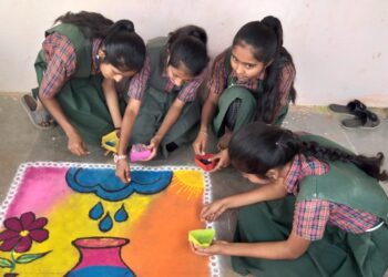 भालेर येथील श्रीमती क.पु.पाटील माध्यमिक विद्यालयात आजादी का अमृत महोत्सव” निमित्त रांगोळी स्पर्धा