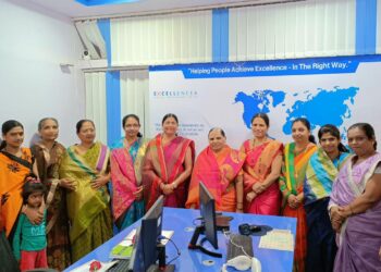 एक्सलंसिया डिजीटल टेक्नॅालॅाजी प्रायव्हेट लिमीटेड यांच्यातर्फे नंदूरबार येथे महीला दिनानिमीत्त सावित्रीच्या लेकी शिक्षीकांचा सत्कार