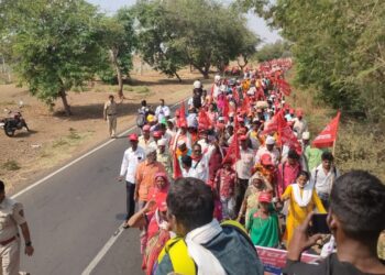 पाच हजार पेक्षा अधिक वन हक्क दावेदारांचा पायी बिऱ्हाड मोर्चा नंदुरबार शहरात दाखल,पोलिसांचा मोठा बंदोबस्त