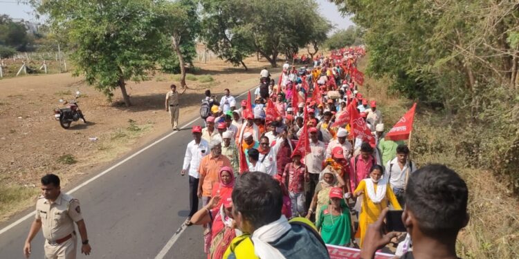 पाच हजार पेक्षा अधिक वन हक्क दावेदारांचा पायी बिऱ्हाड मोर्चा नंदुरबार शहरात दाखल,पोलिसांचा मोठा बंदोबस्त