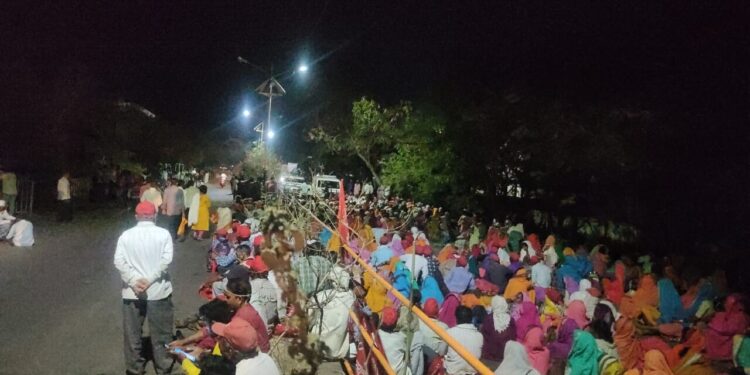 सत्यशोधक ग्रामीण कष्टकरी सभेतर्फे बिऱ्हाड मोर्चा जिल्हाधिकारी कार्यालयावर धडकला,रात्री मोर्चेकऱ्यांचा ठोकला मुक्काम