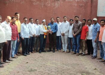 प्रहार शिक्षक संघटनेमार्फत नुतन गटशिक्षणाधिकारी डी.टी.वळवी यांचा सत्कार