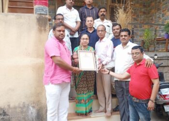 राजपूत समाज बांधवांनी अनिष्ट रूढी परंपरांना फाटा देणाऱ्या कुंटुंबियांचा श्री क्षत्रिय राजपूत समाज समितीतर्फे सत्कार