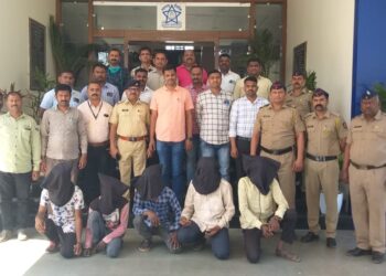 पेट्रोल टाकून जिवंत जाळण्याचा प्रयत्न करणार्‍या पाचही संशयित आरोपीतांना स्थानिक गुन्हे शाखेने अवघ्या १२ तासात ठोकल्या बेड्या