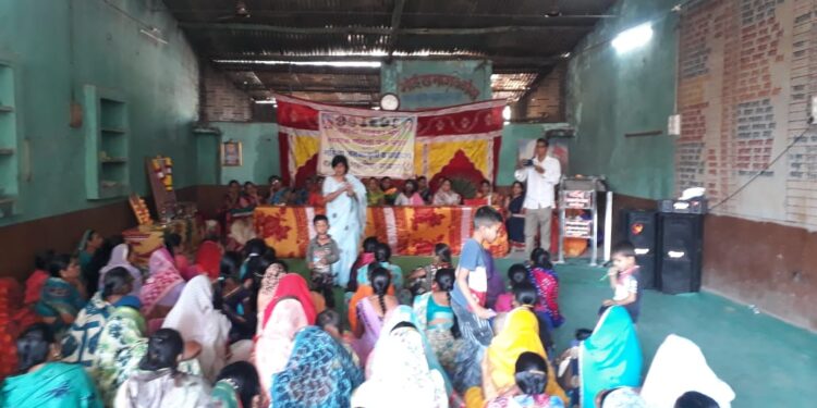 तळोदा येथे भोई समाज महिला पंच मंडळातर्फे महिला जनजागृती व्याख्यान