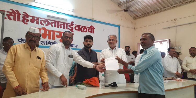 नंदुरबार येथे पं.स.तर्फे लाभार्थ्यांना योजना मंजुरी आदेशांचे आ.चंद्रकांत रघुवंशी यांच्या हस्ते वाटप