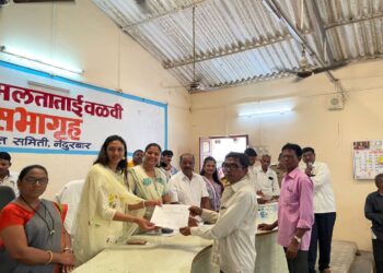 नंदुरबार येथे पं.स.तर्फे  लाभार्थ्यांना मंजुरी व आदेशाचे खा.डॉ.हिना गावित यांच्या हस्ते वाटप