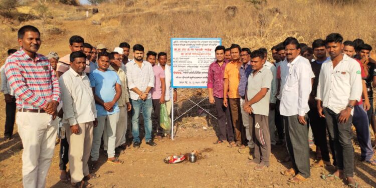 डोगेगाव येथे जलजिवन मिशन योजनेअंतर्गत नळ पाणी पुरवठा योजनेचे ॲड. राम रघुवंशी यांचा हस्ते भुमीपूजन