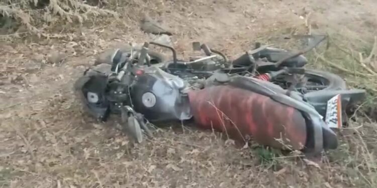 एका अजब चोरीच्या ट्रॅक्टरची गजब गोष्ट