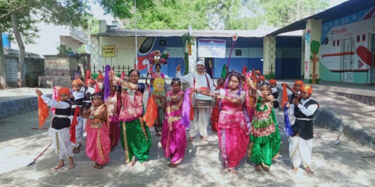 रनाळे जिल्हा परिषद कन्या शाळा झळकली राज्य देशस्तरावर नृत्य सादरीकरण