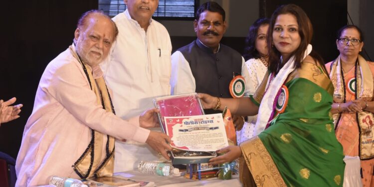 माय चाईल्ड पब्लिक स्कूलच्या संचालिका पूजा वाणी यांचा सक्षम महिला रत्न पुरस्काराने सन्मान