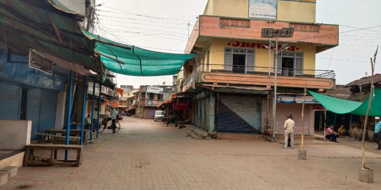 अक्कलकुवा पोलीस प्रशासनाच्या निषेधार्थ खापर गाव बंद, शिवजयंती मिरवणुकीत खंड पडल्याने शिवभक्त संतप्त