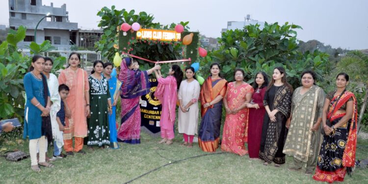 नंदूरबार येथील मीनाताई ठाकरे माॅ बेटी उद्यानात  लायन्स फेमिना क्लबतर्फे सेल्फी पॉइंटचे उद्घाटन