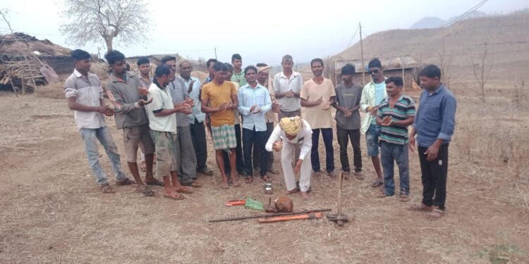 स्वातंत्र्यानंतर तीन आदिवासी पाड्यांवर प्रथमच  पोहचणार वीज