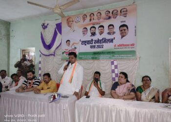 राष्ट्रवादी स्नेहमिलन यात्रेची सर्वत्र चर्चा : कुठलेही हार तुरे नाही, जिल्हाध्यक्ष डॉ.अभिजित मोरे स्वतः टिपत आहेत नागरिकांच्या समस्या