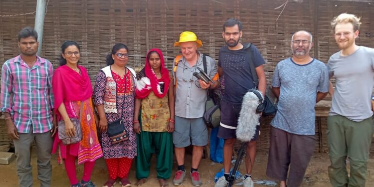 जर्मनीहून दोन फ़िल्म कलाकार सातपुड्यात दाखल