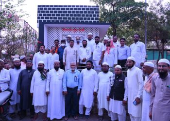 नंदुरबार जिल्हा रुग्णालय परिसरात मोलाना वस्तानवी यांच्या हस्ते पाण्याच्या टाकीचे उद्घाटन