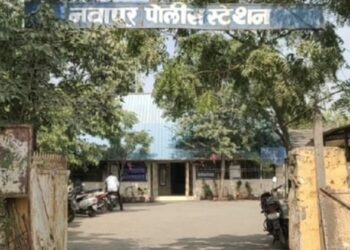 दहा दिवसांचे स्त्री जातीचे जिवंत बाळ मिळून आले उघड्यावर