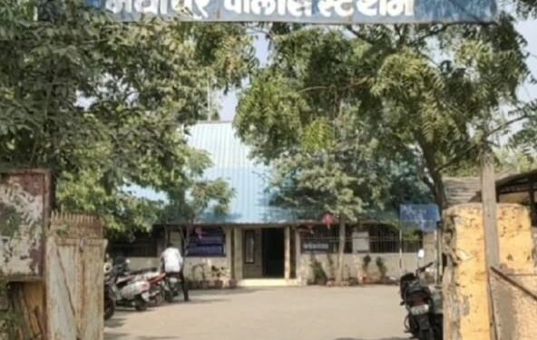 दहा दिवसांचे स्त्री जातीचे जिवंत बाळ मिळून आले उघड्यावर