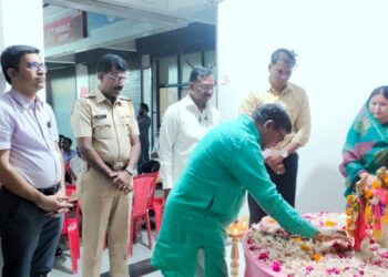 नवापूर येथे श्रीरामोत्सव समिति कार्यालयाचे भाजपा तालुकाध्यक्ष भरत गावीत यांच्या हस्ते उद्घाटन