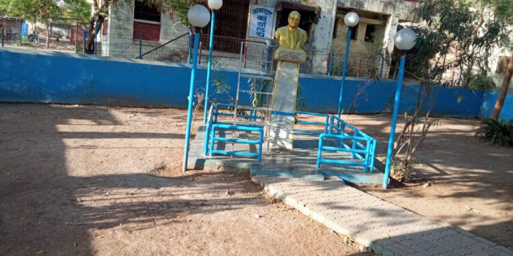डॉ.बाबासाहेब आंबेडक पुतळा परिसर सुशोभीकरणासाठी 3४ लाखाचा निधी मंजूर