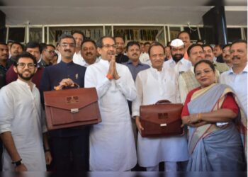 नियमित कर्जफेड करणाऱ्या राज्यातील 20 लाख शेतकऱ्यांना 50 हजार रुपयांचे अनुदान, उपमुख्यमंत्री अजित पवार यांनी विधानसभेत मांडला चा अर्थसंकल्प