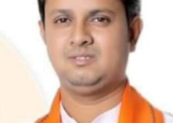 नंदुरबार पालिकेच्या करवसुली आढावा बैठकीस गैरकायदेशिर व्यक्तीची उपस्थिती प्रकरणीप्रभारी नगराध्यक्ष यांना अपात्र करा : निलेश पाडवी