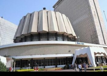 एक लाख मराठी शिकणारी मुले आली 33 हजारांवर, विधिमंडळाच्या दोन्ही सभागृहात मराठी भाषा विधेयक मंजूर
