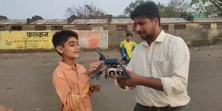 अतिदुर्गम भागात आठवीच्या विद्यार्थ्याने सुचविला ड्रोन ॲम्बूलन्सचा पर्याय, बालविज्ञान परिषदेत श्रीराम क्लासच्या प्रकल्पाचे राष्ट्रीय स्तरावर