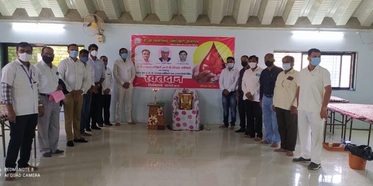 डॉ.श्री.नानासाहेब धर्माधिकारी प्रतिष्ठानतर्फे जिल्ह्यात रक्तदान शिबीर,१६५ दात्यांनी केले रक्तदान